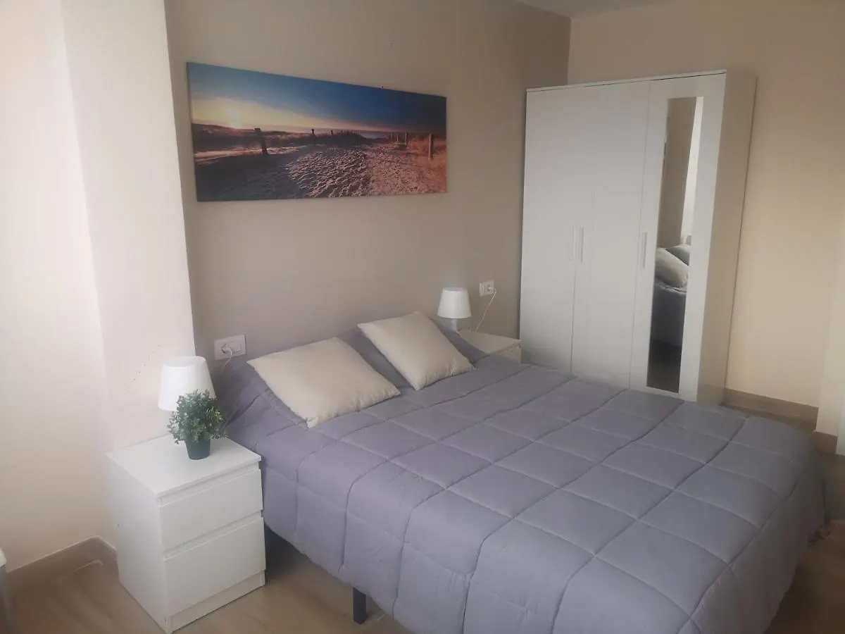 Hostal Mari: University Area Private Rooms with Shared Baths La Laguna  0*, La Laguna (Tenerife) Spain