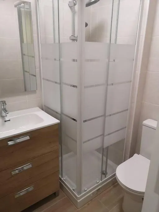 Guest house Hostal Mari: University Area Private Rooms with Shared Baths La Laguna