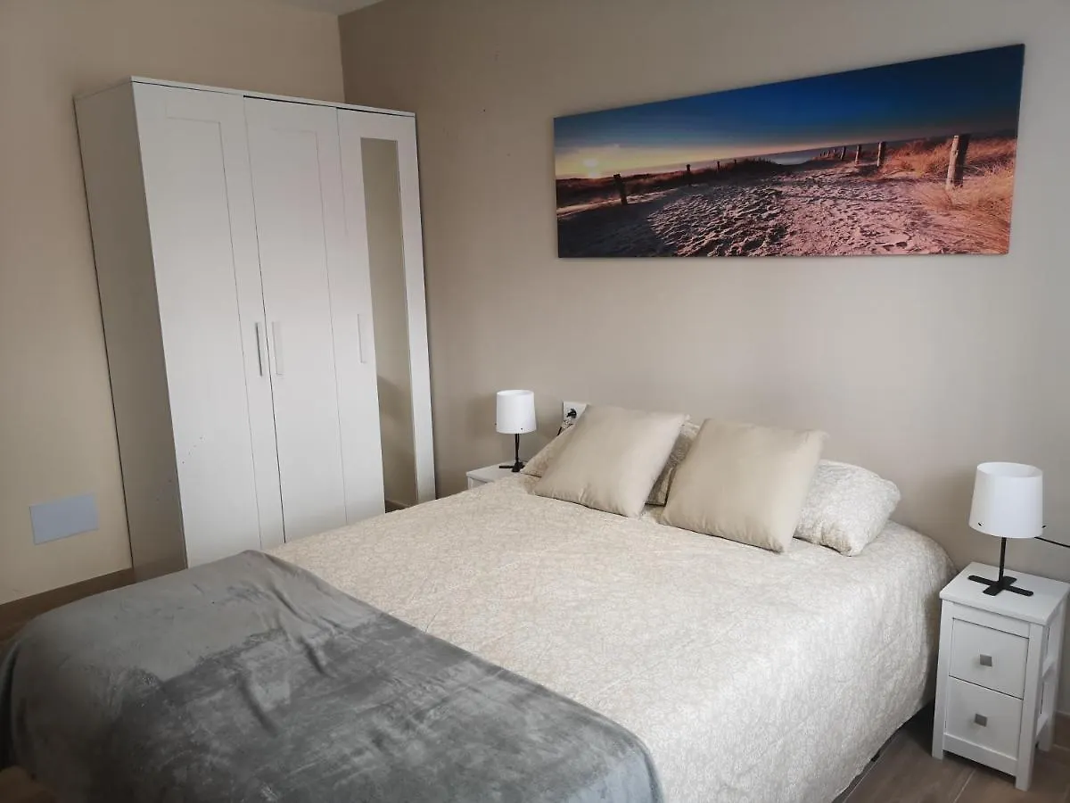 Hostal Mari: University Area Private Rooms with Shared Baths La Laguna  Guest house La Laguna (Tenerife)