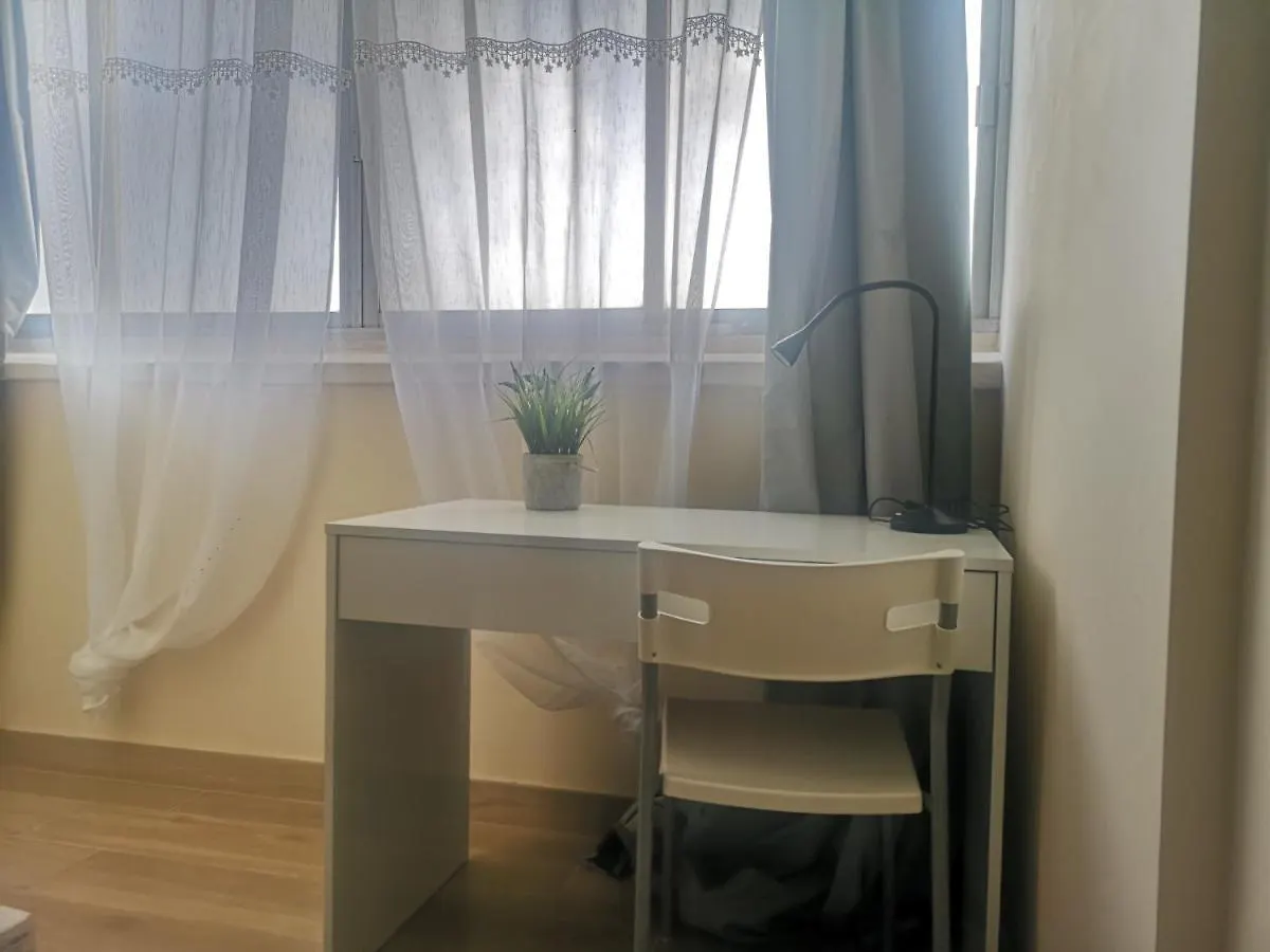 Hostal Mari: University Area Private Rooms with Shared Baths La Laguna  0*, La Laguna (Tenerife) Spain