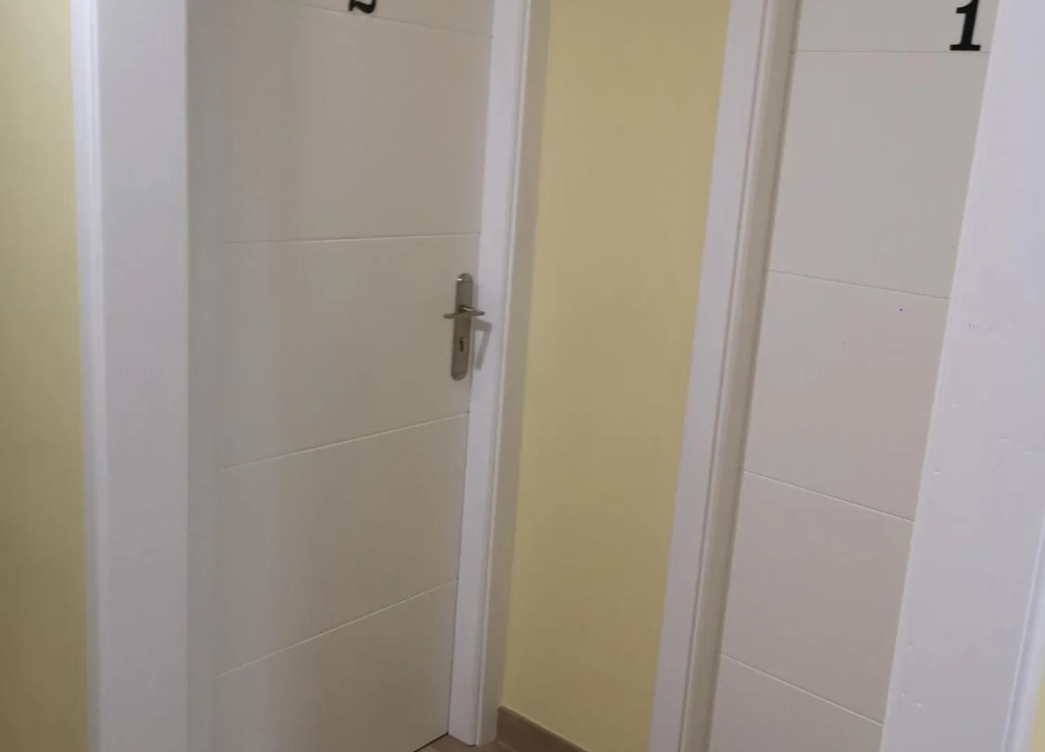 Guest house Hostal Mari: University Area Private Rooms with Shared Baths La Laguna  Spain