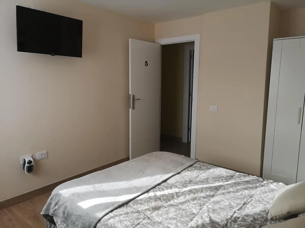 Hostal Mari En La Laguna, Alquiler Habitacion Privada En Hostal, 6 Habitaciones Cerca De La Universidad Y Aeropuerto Norte, 3 Banos Compartidos
